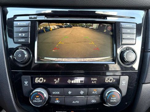 Used 2020 Nissan Rogue SV image 34