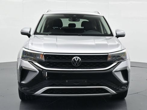 Used 2024 Volkswagen Taos SE FWD image 10