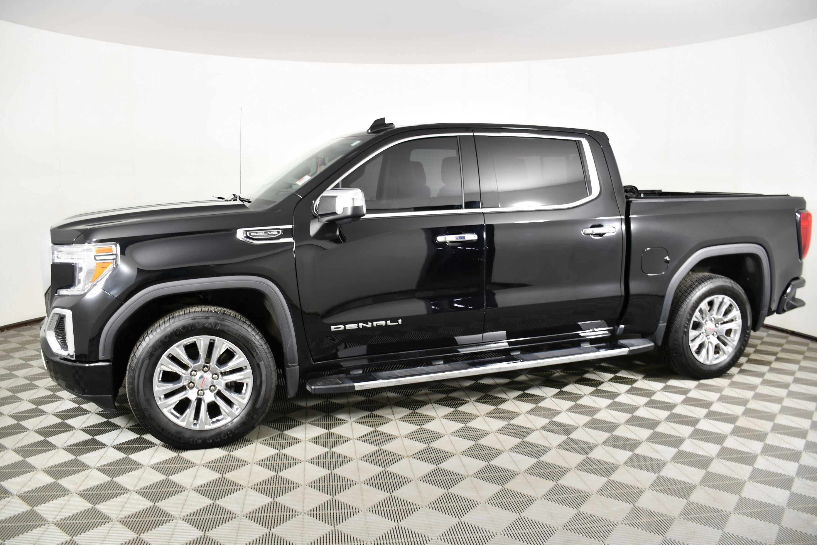 Used 2021 GMC Sierra 1500 Denali w/ Technology Package AWD/4WD image 8