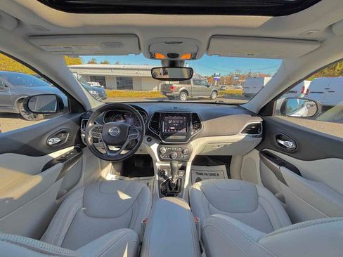 Used 2019 Jeep Cherokee Limited image 20