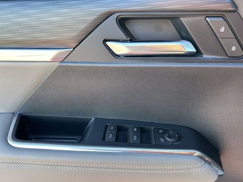 New 2025 GMC Acadia Elevation image 23