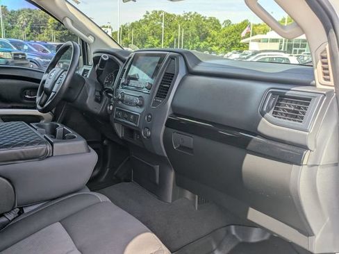 Used 2022 Nissan Titan SV RWD image 29