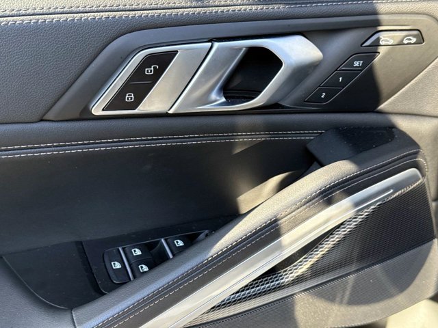 Used 2023 BMW X6 xDrive40i w/ Executive Package AWD/4WD image 18