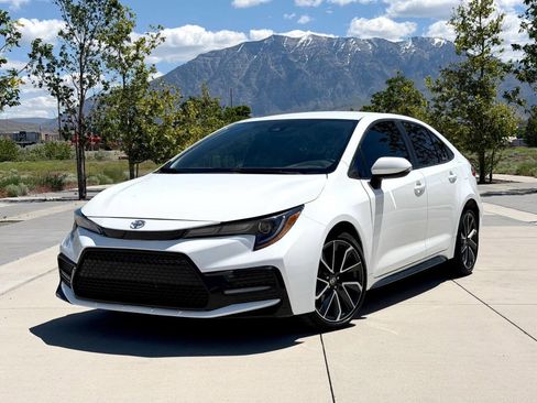Used 2022 Toyota Corolla SE w/ Carpet Mat Package (TMS) FWD image 1