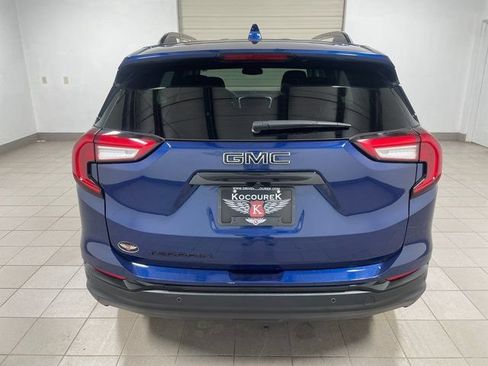 Used 2023 GMC Terrain SLE w/ Driver Convenience Package FWD image 5