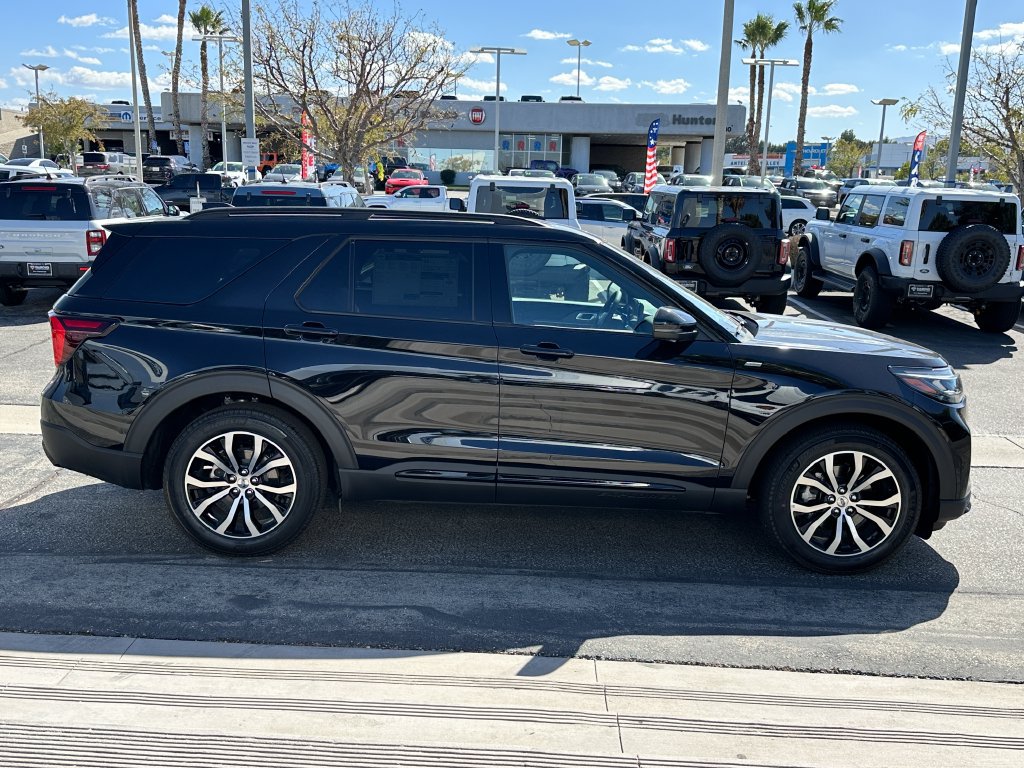 New 2026 Ford Explorer ST-Line w/ Premium Package RWD image 9