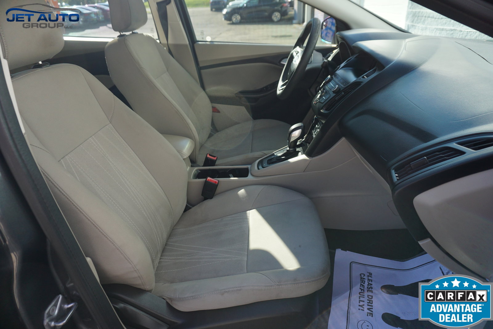 Used 2018 Ford Focus SE w/ SE Appearance Package FWD image 23