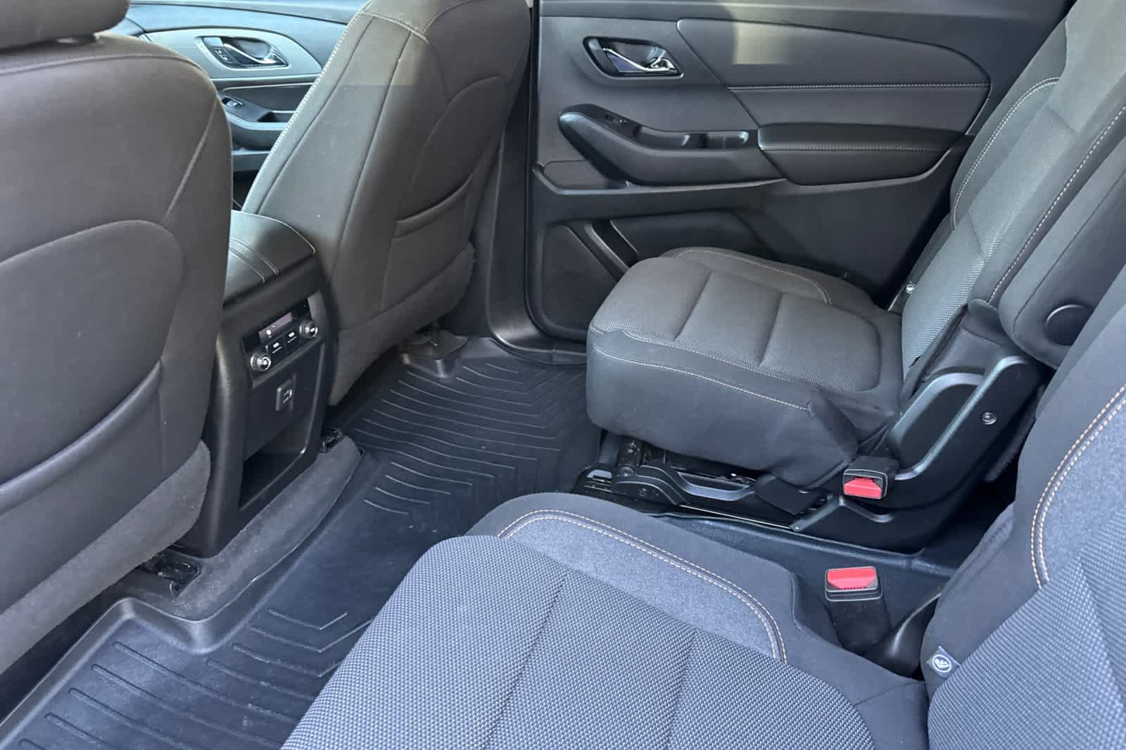 Used 2020 Chevrolet Traverse LT AWD/4WD image 4