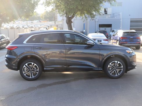 Used 2025 Audi Q5 Premium Plus image 9