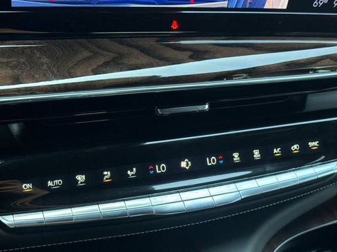 Used 2023 Cadillac Escalade Sport Platinum w/ LPO, ONYX Package AWD/4WD image 27
