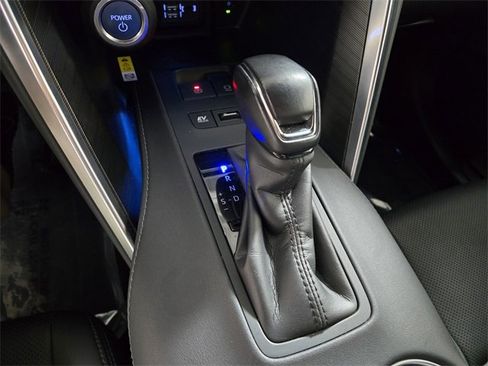 Used 2021 Toyota Venza Limited image 37