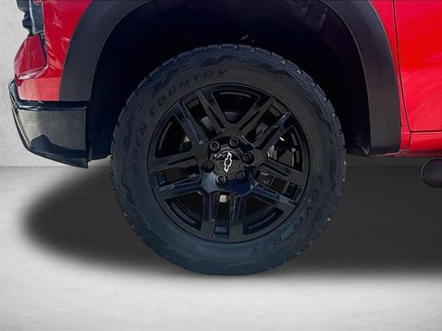 Used 2022 Chevrolet Silverado 1500 Custom Trail Boss AWD/4WD image 10