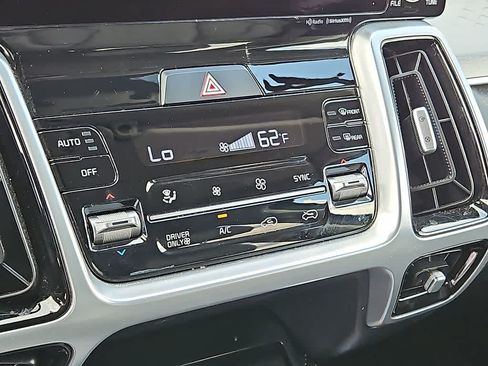 Used 2022 Kia Sorento SX AWD/4WD image 15