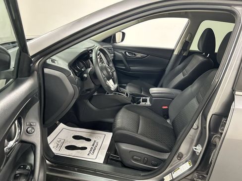 Used 2017 Nissan Rogue SV AWD/4WD image 9