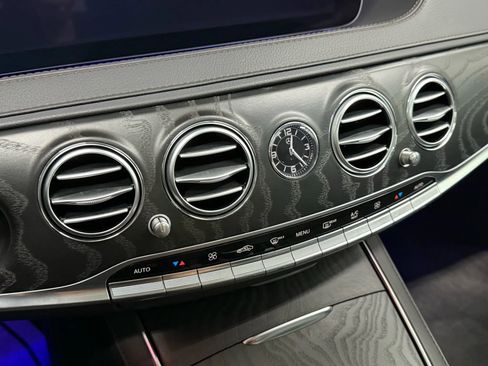 Used 2018 Mercedes-Benz S 560 4MATIC Sedan image 29