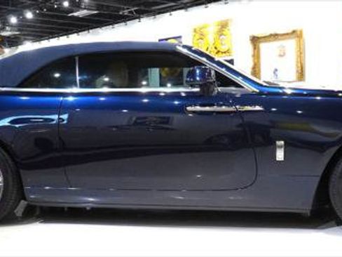 Used 2016 Rolls-Royce Dawn RWD image 17