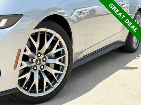Used 2025 Ford Mustang GT Premium RWD image 9
