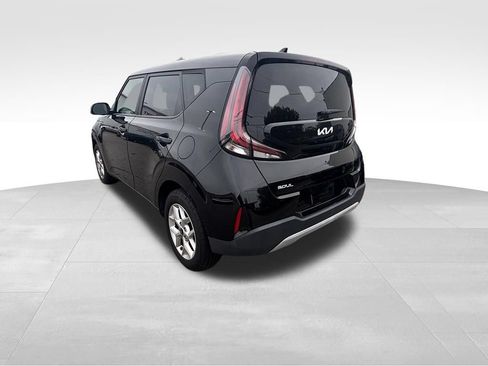 Used 2023 Kia Soul S FWD image 5