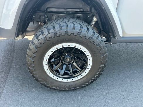 Used 2021 Jeep Gladiator Rubicon AWD/4WD image 18