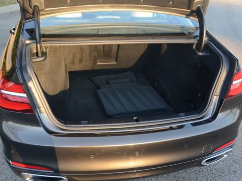 Used 2016 BMW 740i RWD image 23