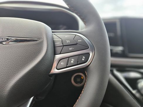 New 2026 Chrysler Pacifica Pinnacle image 27