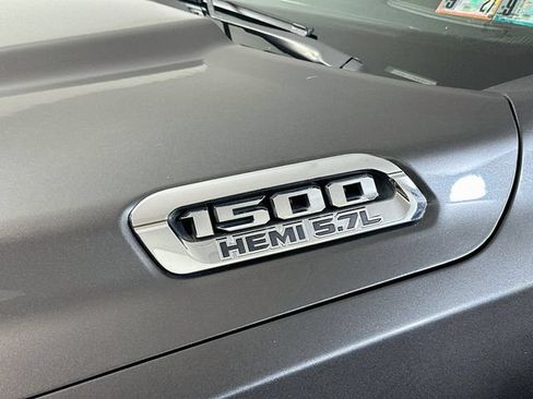 Used 2022 RAM 1500 Laramie AWD/4WD image 5
