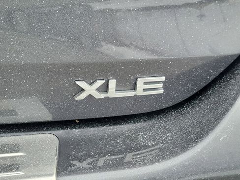 Used 2020 Toyota Highlander XLE image 7