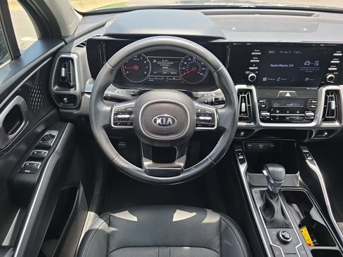 Used 2021 Kia Sorento S w/ Panoramic Sunroof Package AWD/4WD image 14