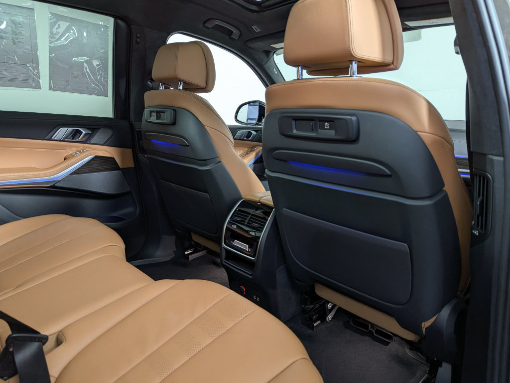 Used 2021 BMW X7 xDrive40i w/ Executive Package AWD/4WD image 46