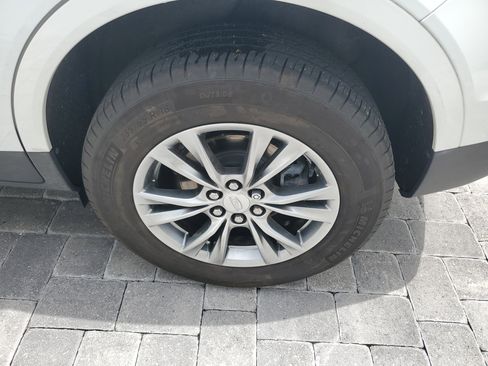 Used 2023 Cadillac XT5 Premium Luxury w/ Technology Package image 9