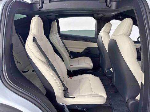 Used 2022 Tesla Model X Plaid image 45