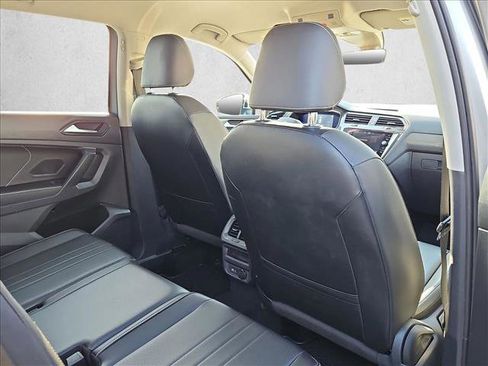 Used 2022 Volkswagen Tiguan SE image 18