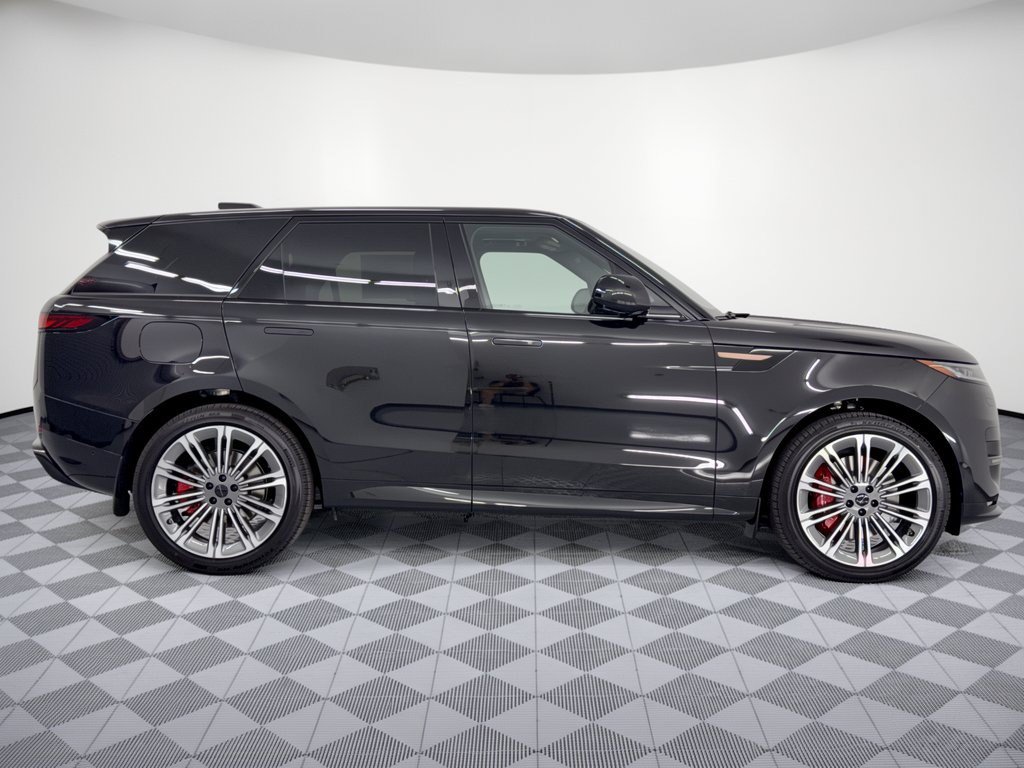 New 2027 Land Rover Range Rover Sport Dynamic SE AWD/4WD image 8