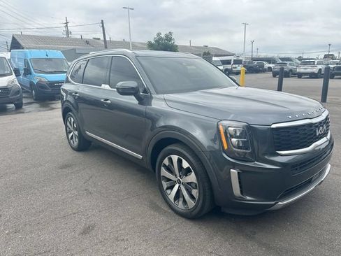 Used 2022 Kia Telluride EX w/ EX Premium Package AWD/4WD image 11