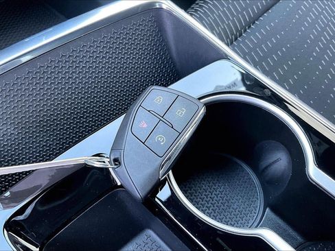 Used 2025 Chevrolet Equinox LT image 11