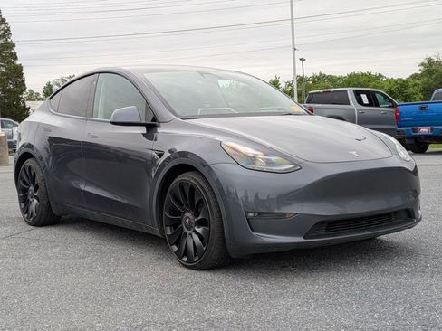 Used 2022 Tesla Model Y Performance AWD/4WD image 3