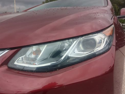 Used 2017 Chevrolet Volt Premier w/ Driver Confidence II Package image 10