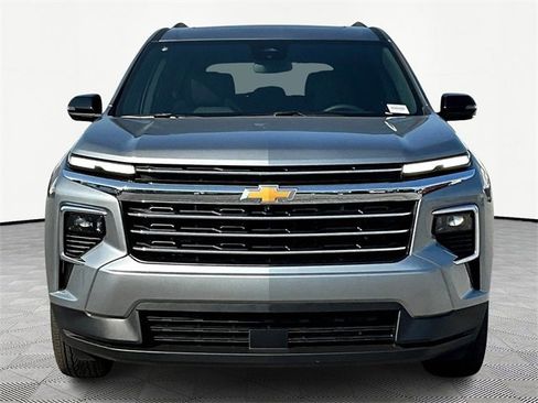 New 2025 Chevrolet Traverse LT w/ Sun and Wheel Package image 2