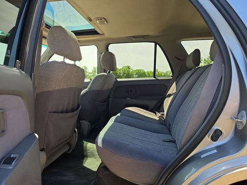 Used 2002 Toyota 4Runner SR5 AWD/4WD image 12