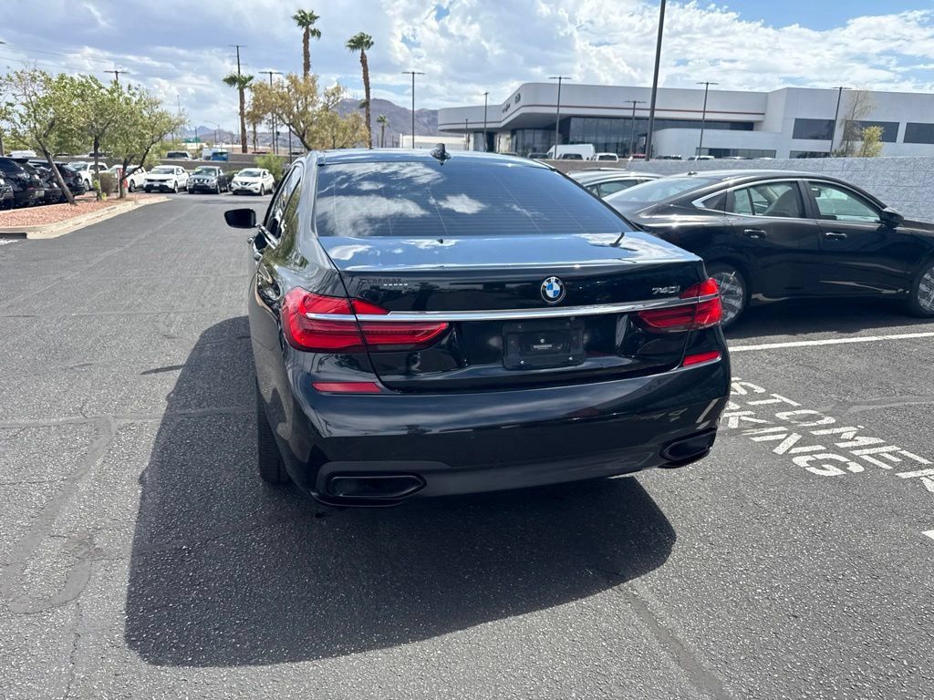 Used 2016 BMW 740i RWD image 11