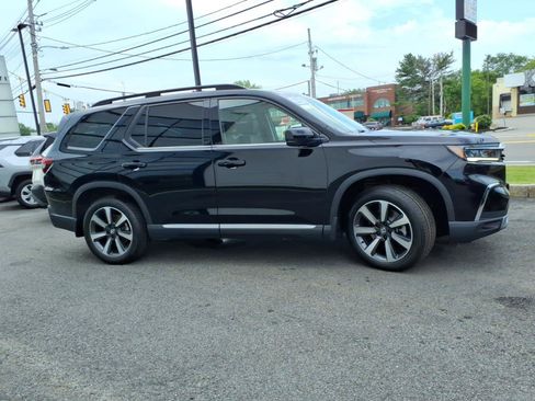 Used 2023 Honda Pilot Elite image 4