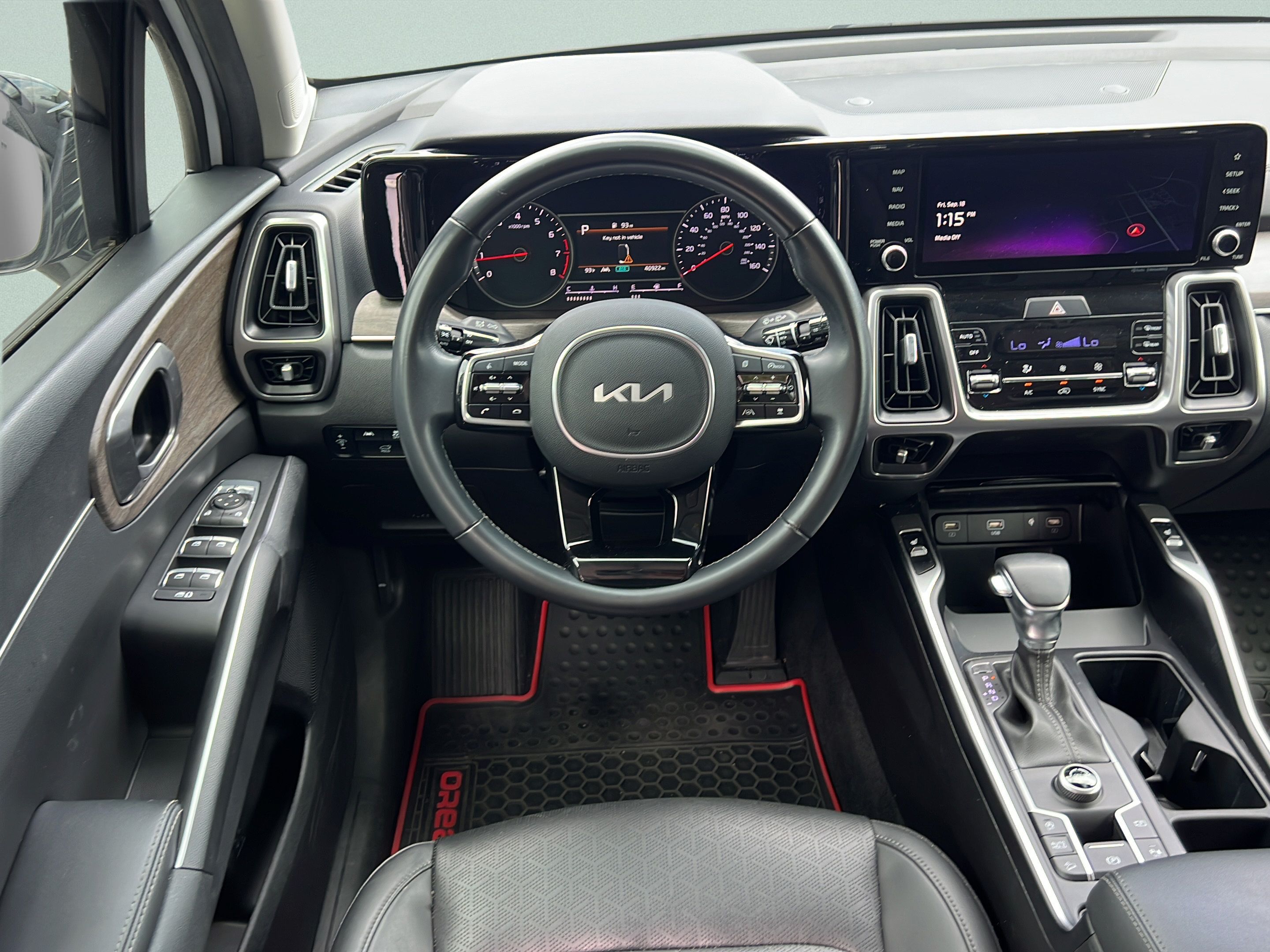 Used 2023 Kia Sorento EX w/ Panoramic Sunroof Package FWD image 16