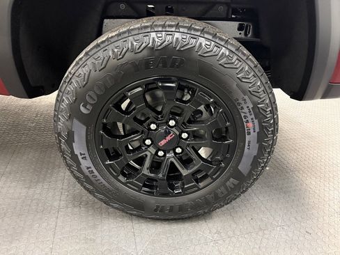 New 2026 GMC Canyon Elevation w/ Convenience Package image 11