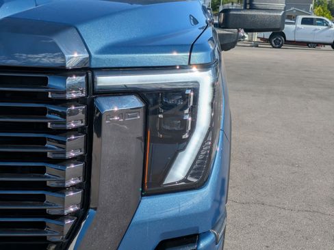 Used 2024 GMC Sierra 3500 Denali Ultimate AWD/4WD image 13