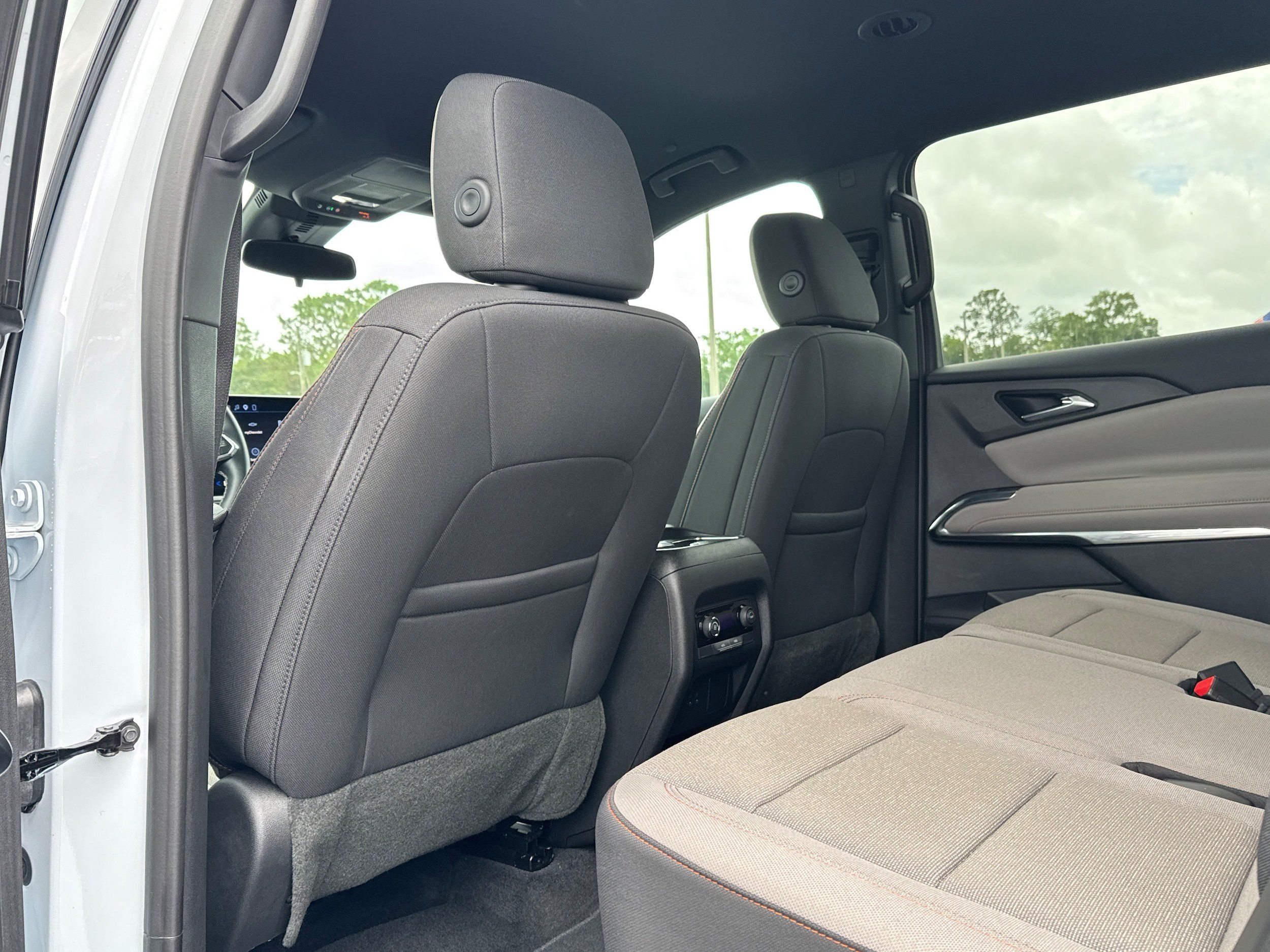 Used 2026 Chevrolet Traverse LT FWD image 20