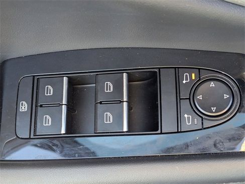 Used 2025 MAZDA MAZDA3 Hatchback w/Premium Plus Pkg image 12