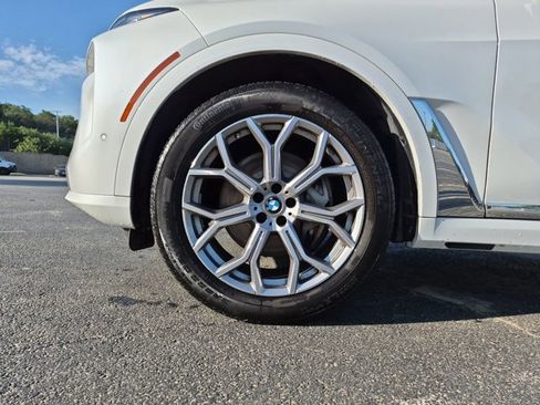 Used 2024 BMW X7 xDrive40i w/ Executive Package AWD/4WD image 9