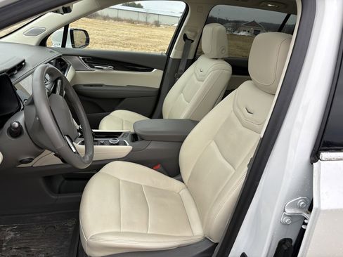 Used 2021 Cadillac XT6 Premium Luxury image 8