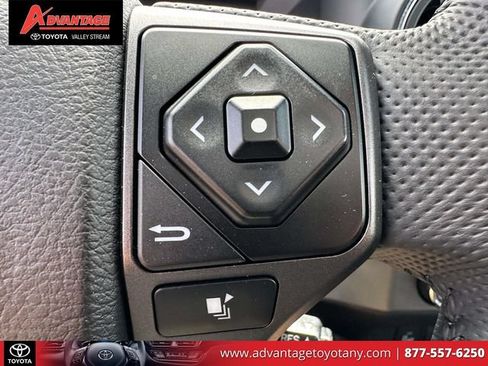Used 2023 Toyota Tacoma TRD Off-Road w/ TRD Premium Off Road Package AWD/4WD image 32