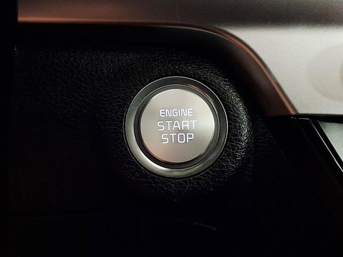 Used 2025 Kia Telluride S FWD image 18